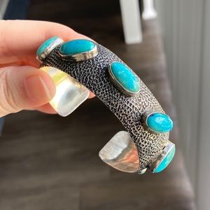 Vintage Native American Navajo Turquoise Sterling Silver Cuff Bracelet